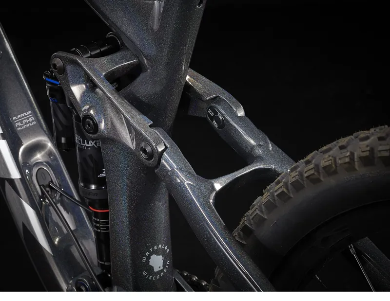 Trek Remedy 8 27.5 Mountain Bike in Prismatic-3